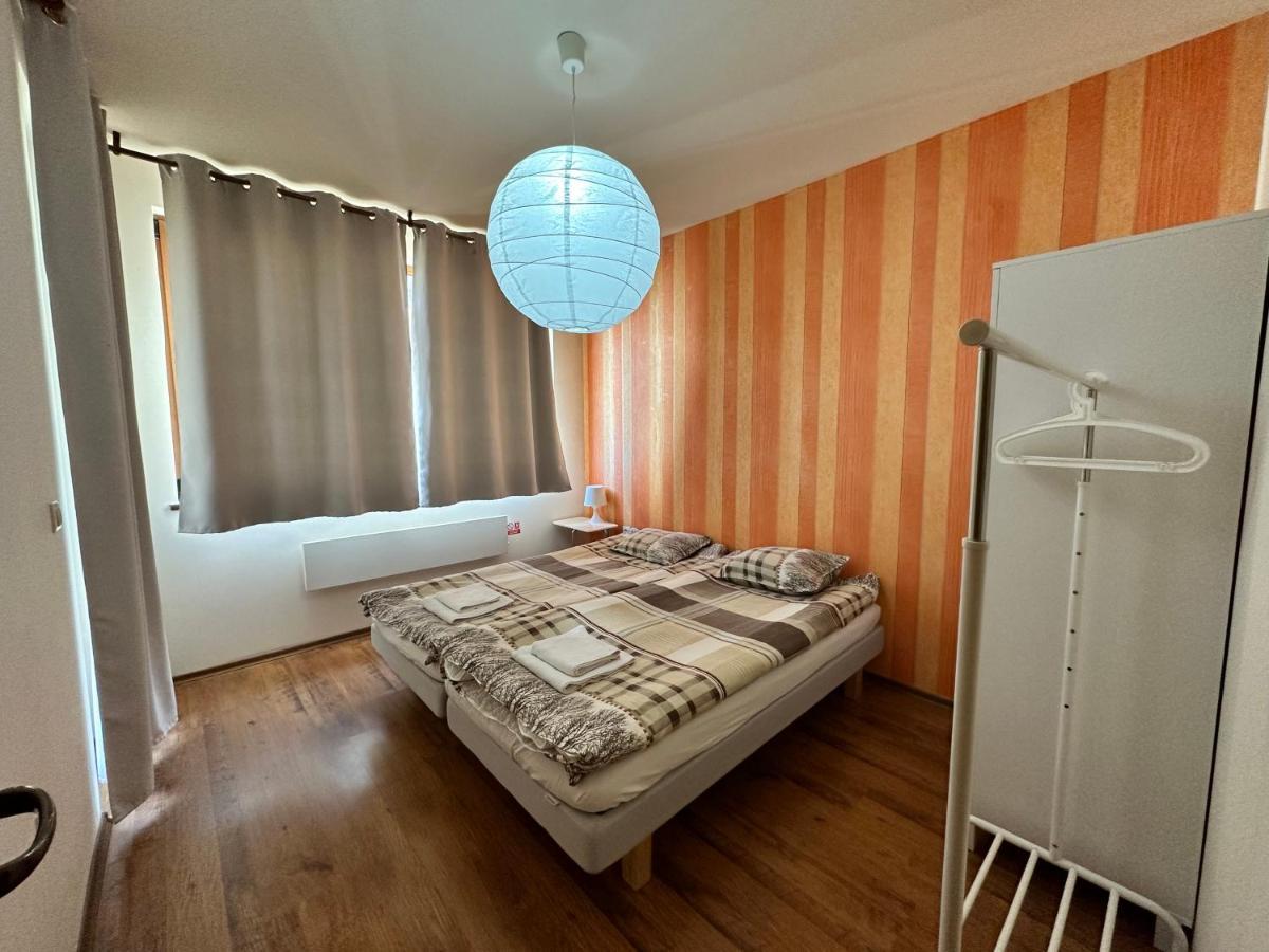 Neon Luxury Apartments Next To The Gondola Bansko Bagian luar foto