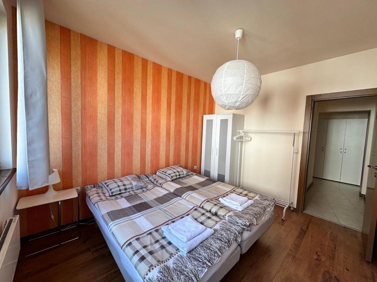 Neon Luxury Apartments Next To The Gondola Bansko Bagian luar foto